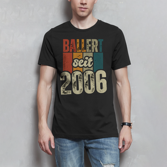 Premium T-Shirt "Ballert seit 2006"